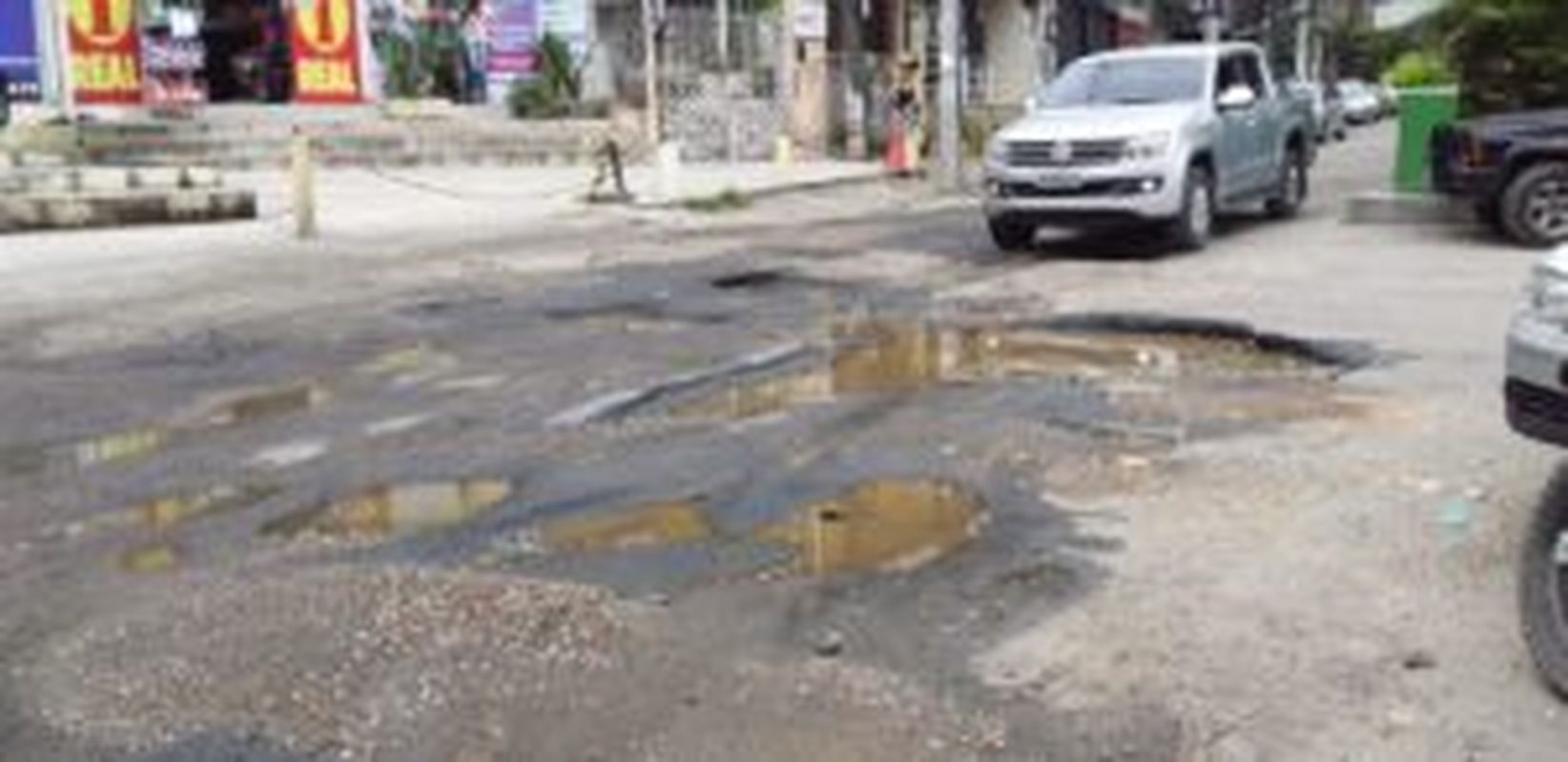 Deputado solicita reparo no asfalto de Rio das Pedras