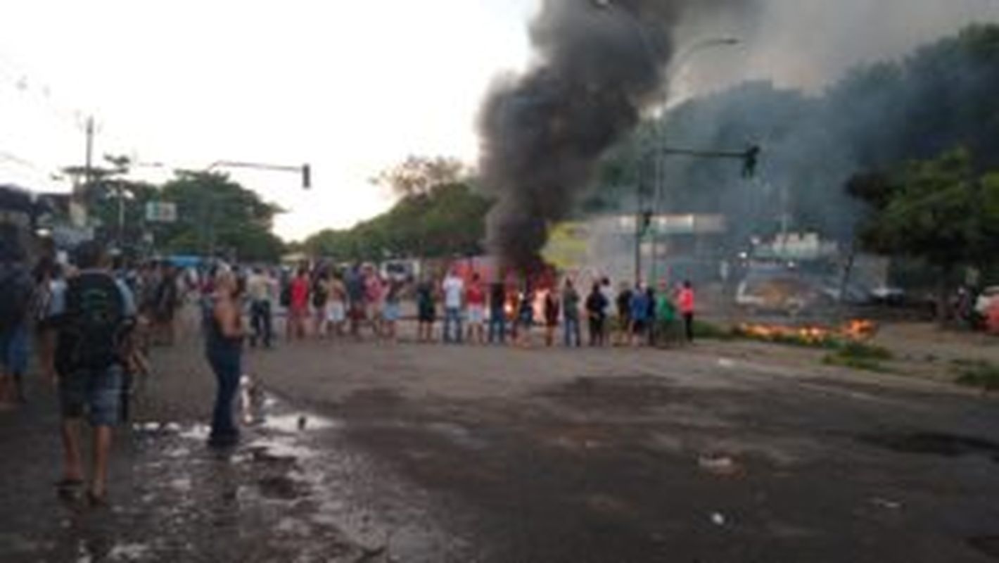 Operação Tolerância Zero: Comerciantes de Rio das Pedras protestam contra remoções